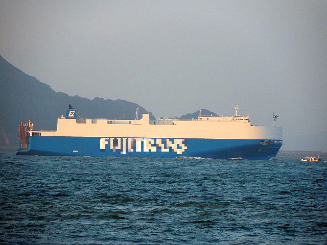 自動車運搬船(自動車専用船)