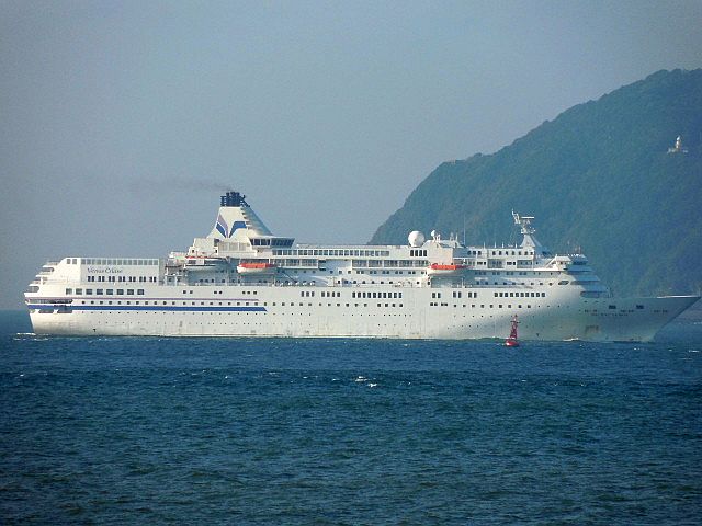 クルーズ客船