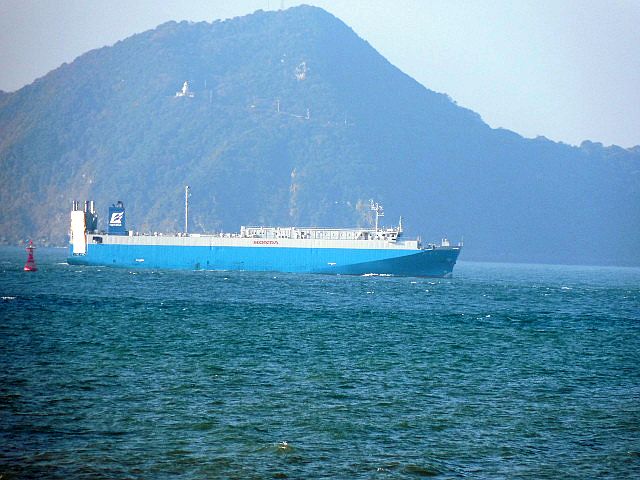 自動車運搬船(自動車専用船)