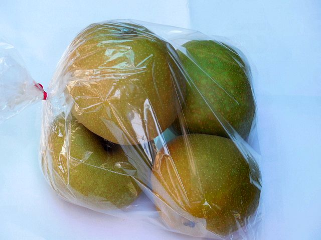 自動販売機で買った梨