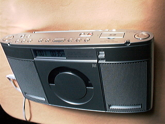 ���W�I�̎ʐ^�T