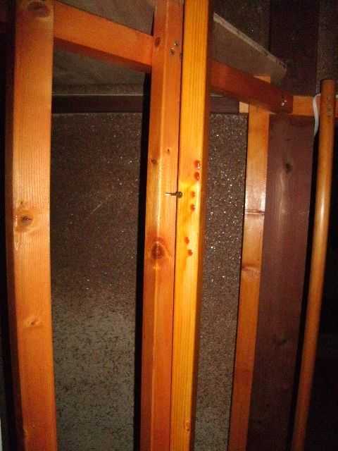 �g�C���̓�����̃h�A�̕����̎肷��